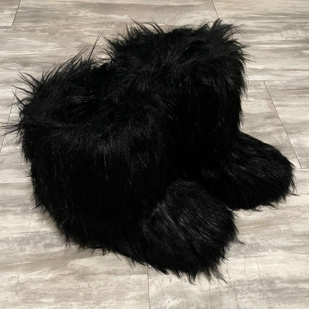 Black Fur Boots